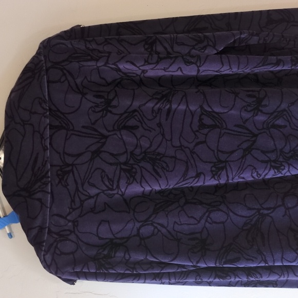 Full zip - Picture 9 of 10